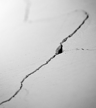 wall cracks mean foundation problems in CA